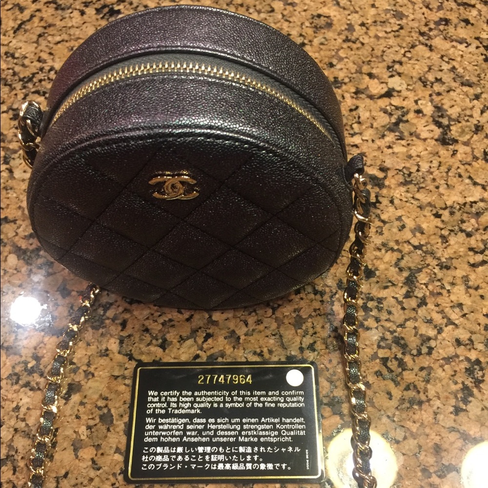 ❤️SOLD❤️ NIB Chanel Round Iridescent Wallet WOC